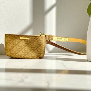 Michael Kors Waist Bag – Chic, Compact, and Effortlessly Stylish